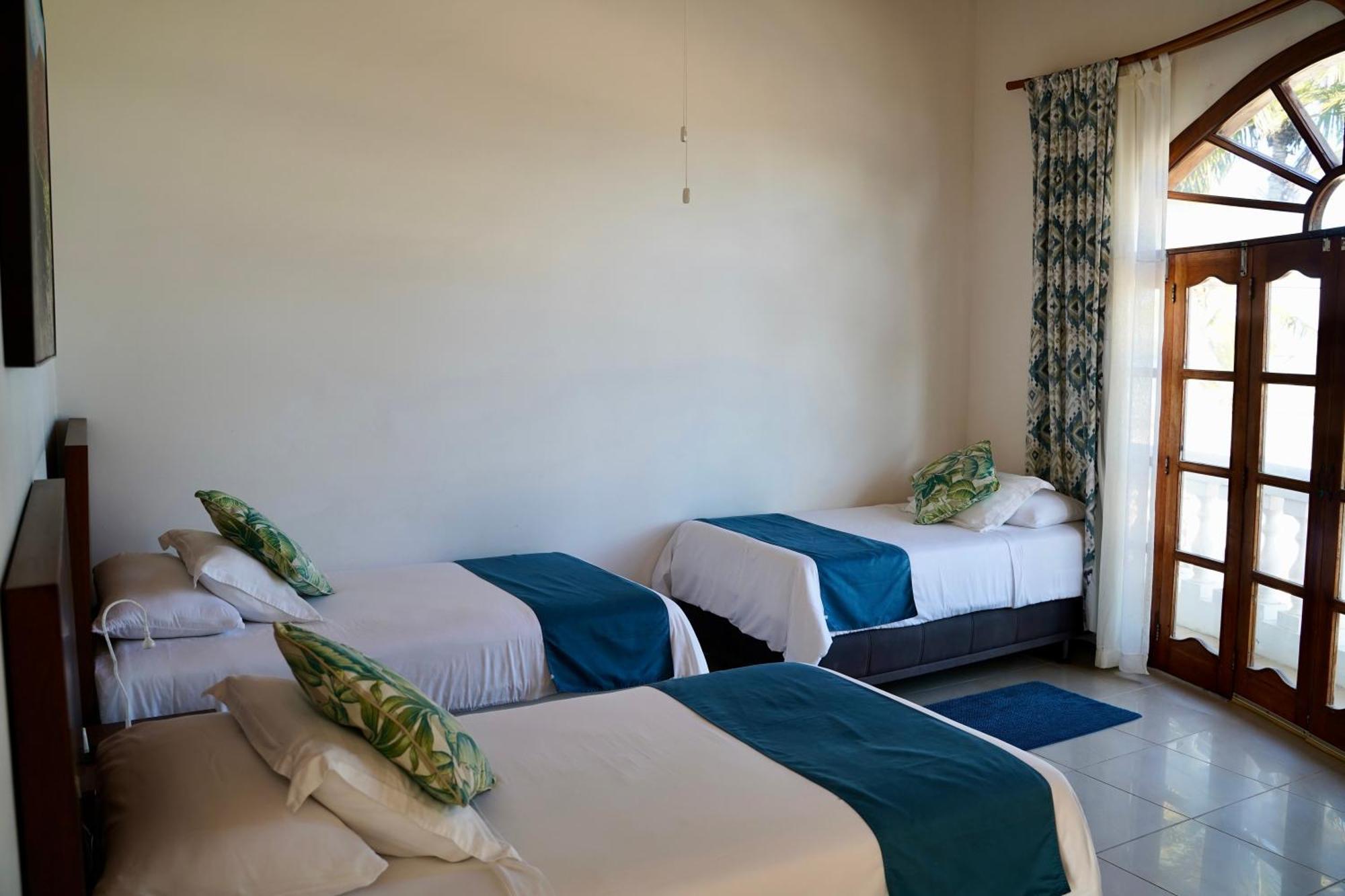 Hotel Albemarle Puerto Villamil Luaran gambar